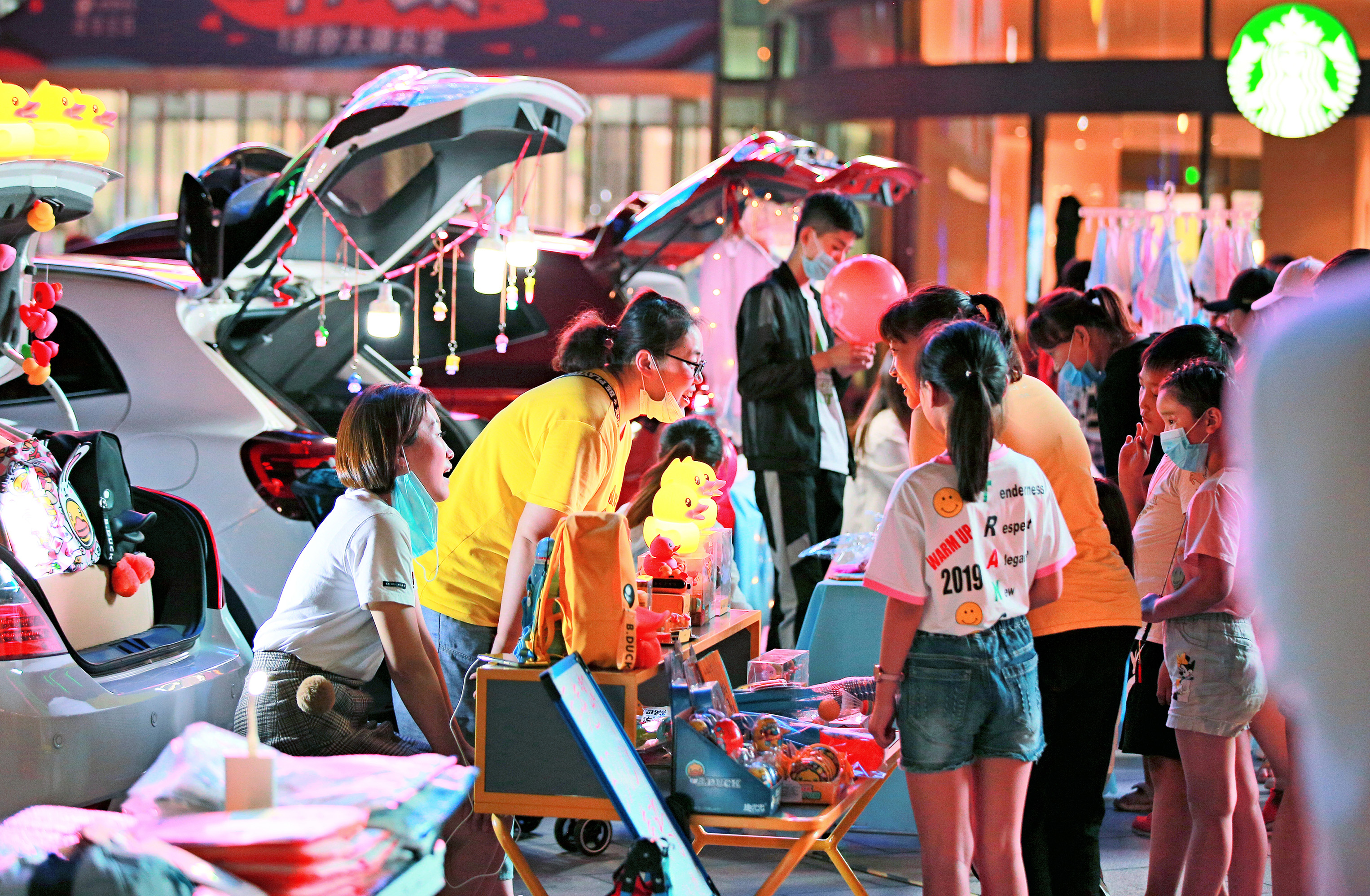 后备箱夜市A.jpg